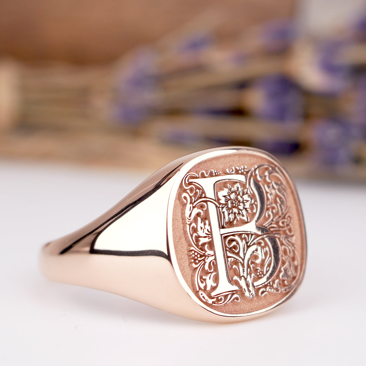 41553-SRM-SS-M-14k-Rose-Laser-Engraved-B-Initial-Flourish-detail