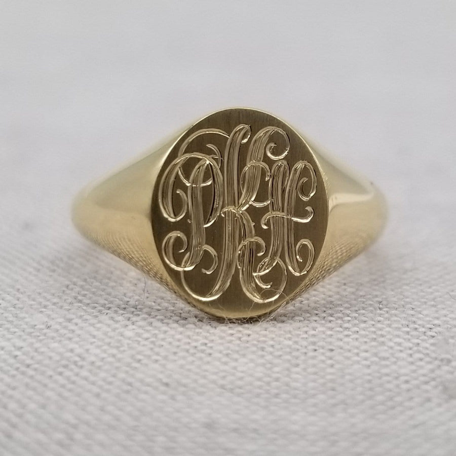 Women's Oval Signet Ring - Small