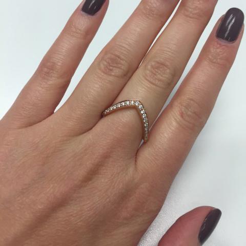 V-Shaped Pave Diamond Ring Diamond Wedding Rings deBebians 